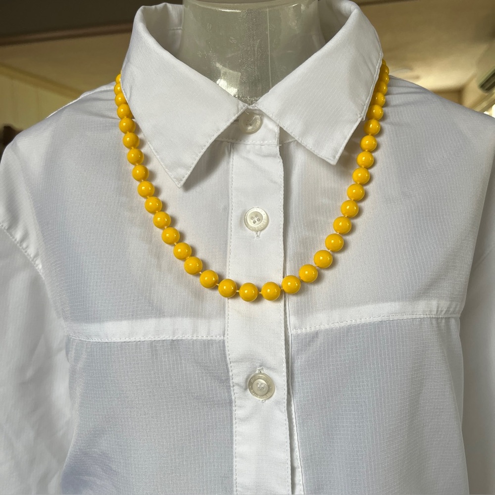 Vintage 1950s Yellow Beaded Necklace – 24” Knotted Strand, Mid-Century Charm ⚡️